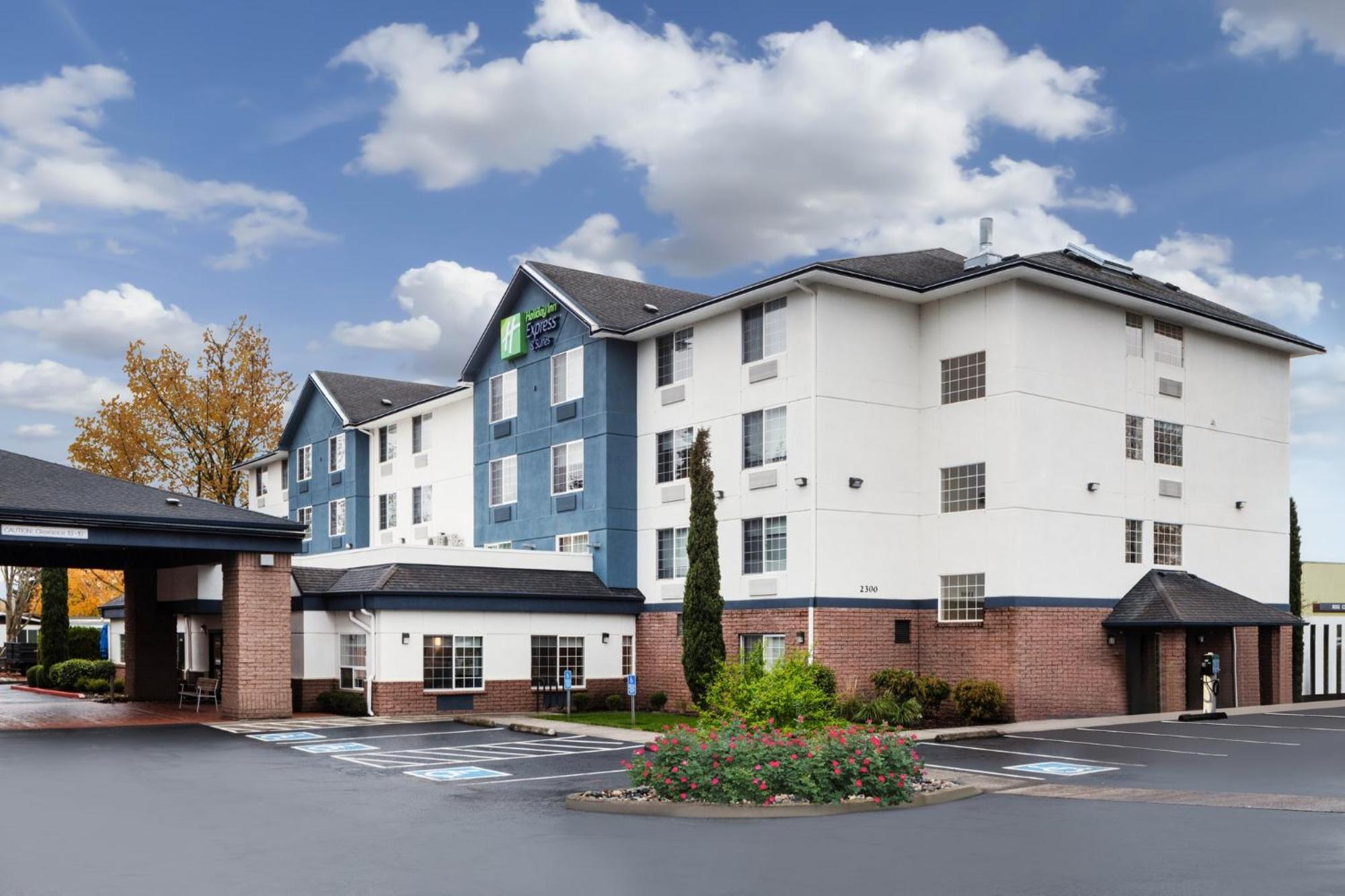 Holiday Inn Express Hotel & Suites Portland - Jantzen Beach By Ihg Exterior photo