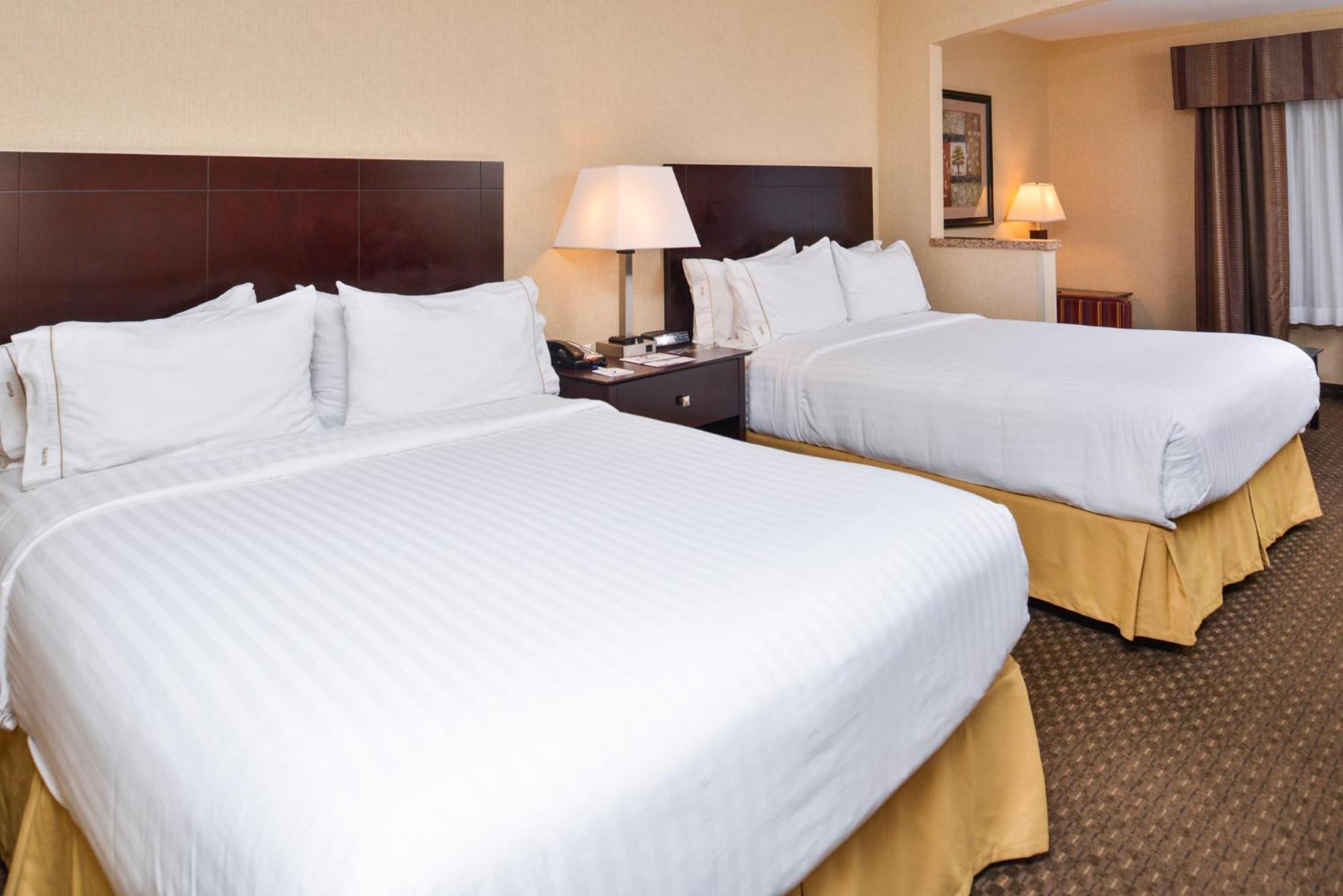 Holiday Inn Express Hotel & Suites Portland - Jantzen Beach By Ihg Exterior photo