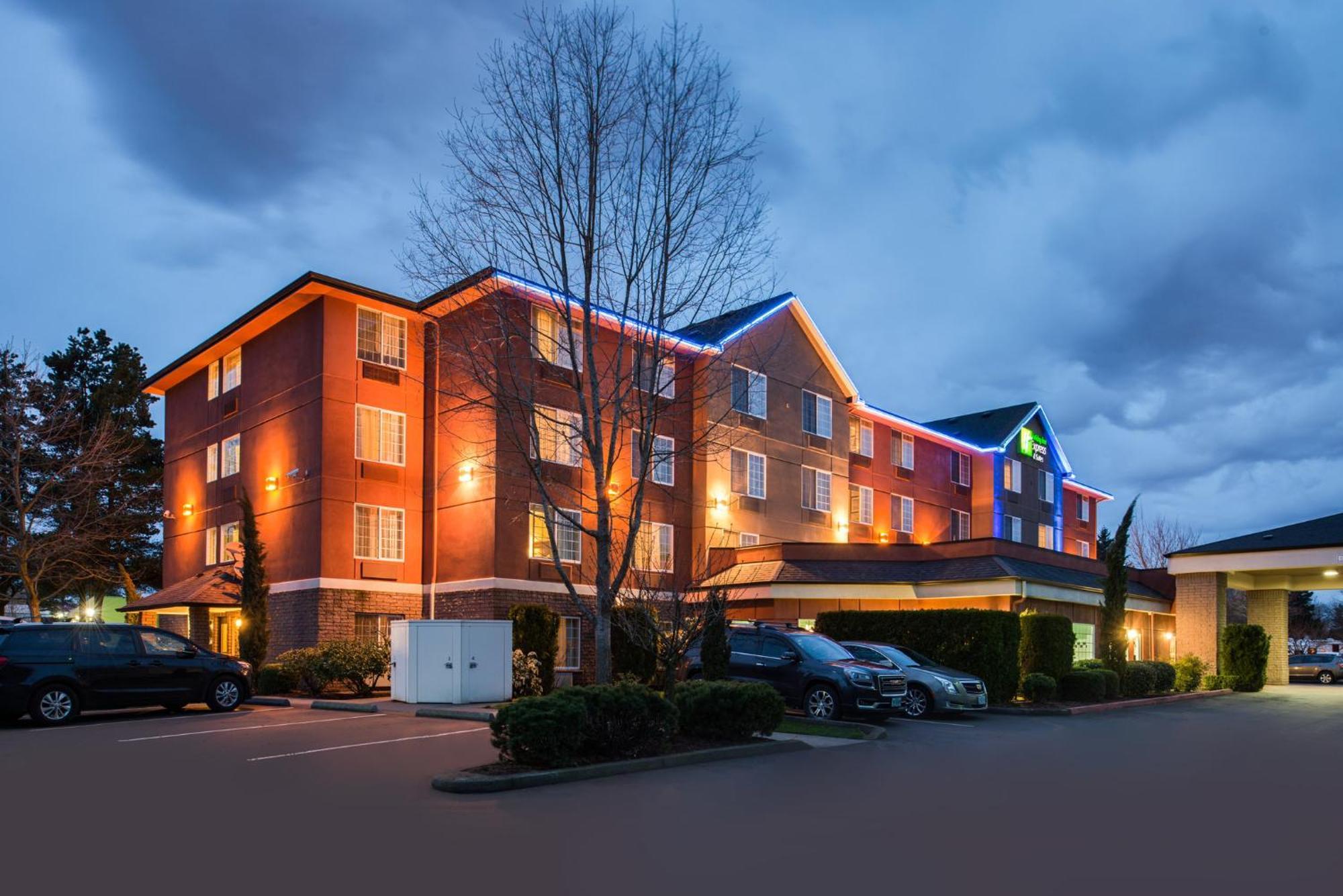 Holiday Inn Express Hotel & Suites Portland - Jantzen Beach By Ihg Exterior photo